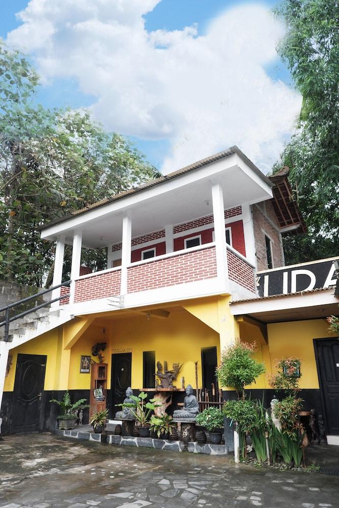 Super Oyo 598 Udan Mas Guesthouse& Gallery Magelang Exterior foto