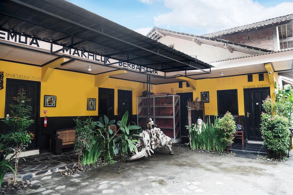 Super Oyo 598 Udan Mas Guesthouse& Gallery Magelang Exterior foto